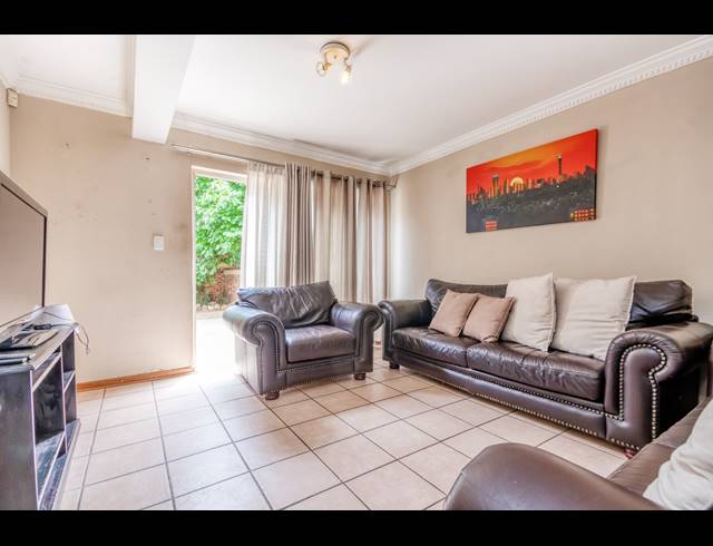 4 BEDROOM TOWNHOUSE RENTED IN ALLEN'S NEK